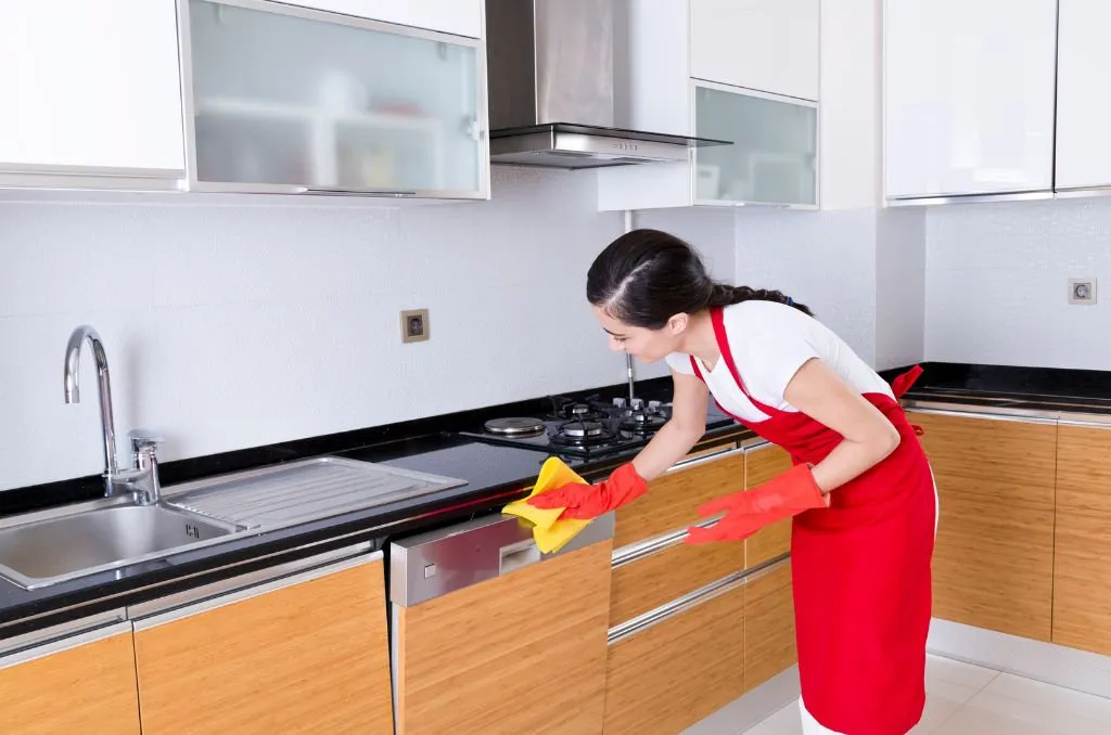 Tyding thr kitchen
